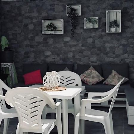 Apartamento Yale 蒂亚斯 外观 照片