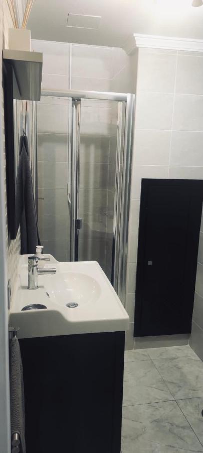 Apartamento Yale 蒂亚斯 外观 照片